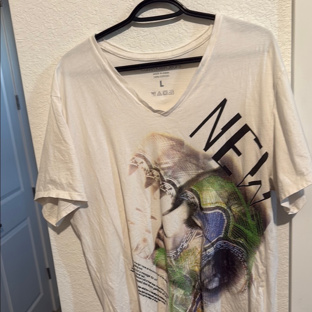 Calvin Klein Graphic V-Neck T-Shirt